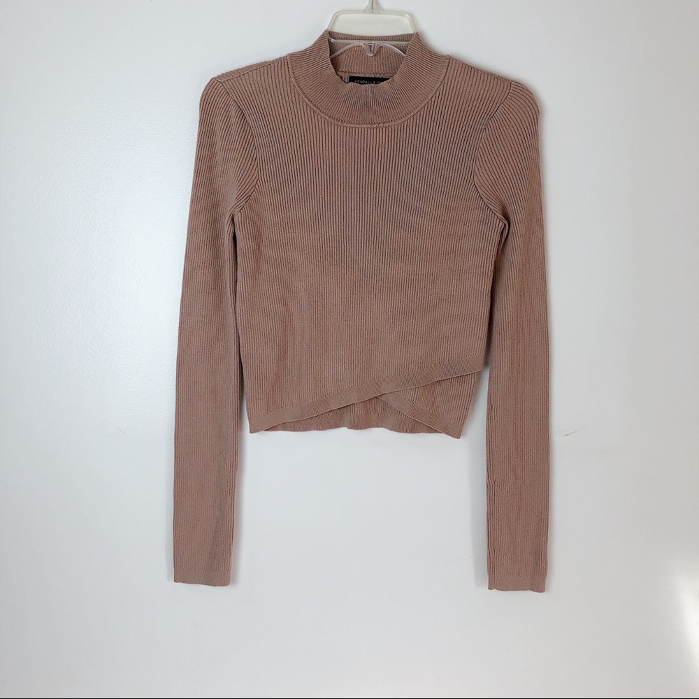 Kendall and Kylie | Ribbed Overlap Crop Top